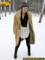 Winter outdoor pissing teen