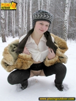 Winter outdoor pissing teen