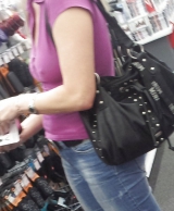 Shopping nipple, harte Nippel beim einkaufen, voyeur