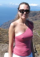 Braless 44.
