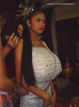 Farang Ding Dong Full Girls