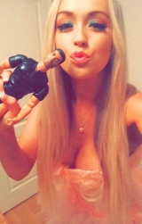 British blonde with big tits - naked Whatsapp uk selfies