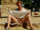 granny shows pussy