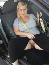 granny shows pussy