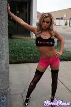 Bree Olson nude on street - N