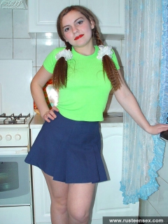 Teen housewife - N