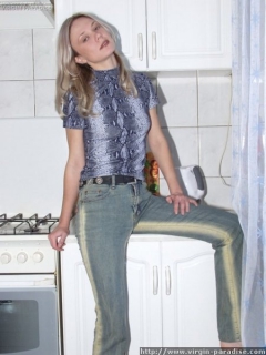 Virgin in amateur striptease - N