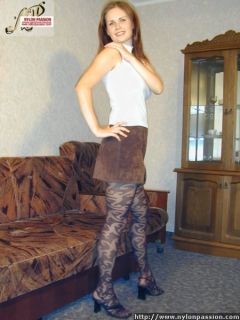 Girl in sexy pantyhose - N