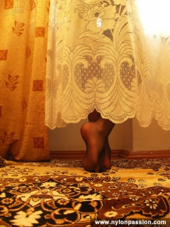 Pantyhose sniff - N