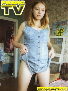 Teen pissing in bail - N