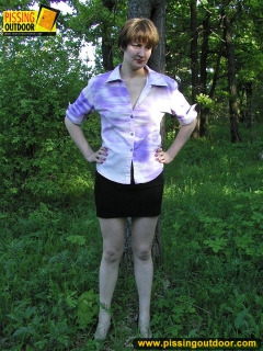 Forest outdoor pissing girl - N