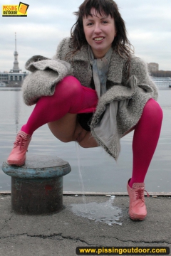 MILF outdoor pissing on pier - N