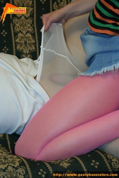 Girl pink pantyhose masturbating - N