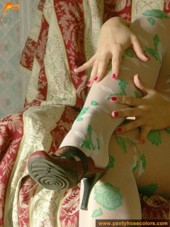 White patterned pantyhose masturbation - N