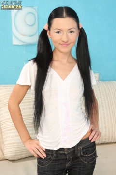 Sinful teen beauty. - N