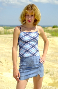 Meet Liza getting undressed - N