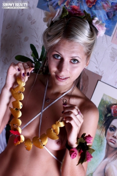 Marvelous teen on bed - N