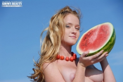 Sexy juicy babe - N