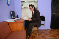 One man who works - N
