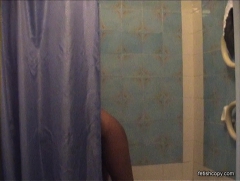 Honey, I'm taking a shower - N