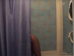 Honey, I'm taking a shower - N