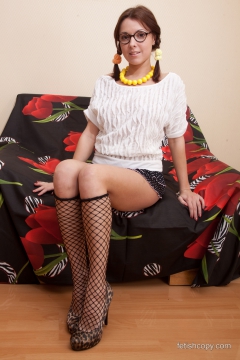Cum on her glasses - N