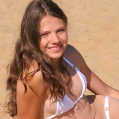 pretty Girls 2 - N