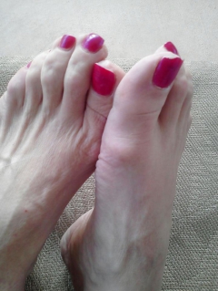 Mature faw feet - N