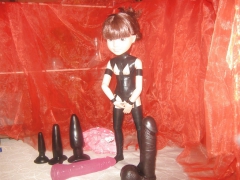 Katy Goes Latex - N