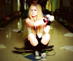 Avril Lavigne vs. Gwen Stefani - N