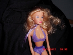 Blond doll - N