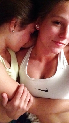 Girls who love Girls - N