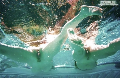 UNDERWATER LOVE - N
