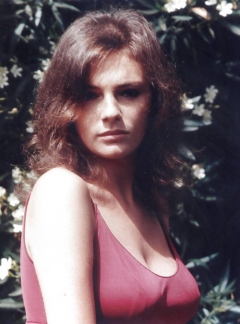 Jacqueline Bisset - N