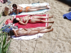 Petites putes a la plage - beach whores - N