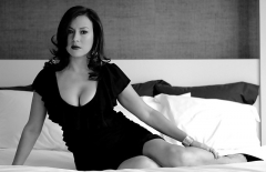 Jennifer Tilly - N
