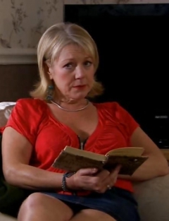 Helen Pearson (dame slut) - N