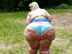 HUGE BIG HIPS AND ASS BBW\'S!! - N