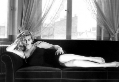 ANITA EKBERG feet (estefania) - N