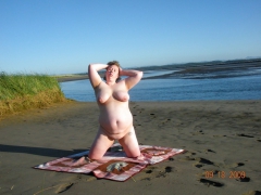 Wife looking for male or female fuck fun - N