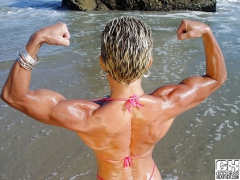 Muscle female blonde - N