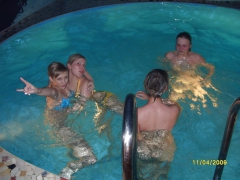 POOL BITCHES - N