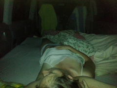 Une allemande en camping-car la main dans le sac... - N