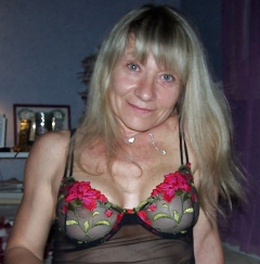 slutty milf linda in black lingerie - N