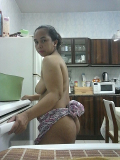 nihma usam filipino pornstar hot pose in kitchen - N