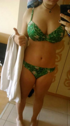 Teen with massive teen tits - nude selfies - N