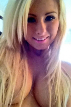Teen blonde model wannabee - cute tata fan nude selfies - N