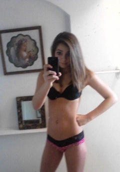 Slim brunette teen - naked selfshot gallery - N