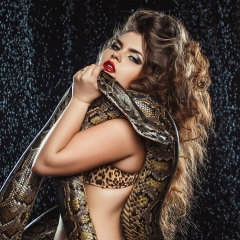 Snakey Girls - N