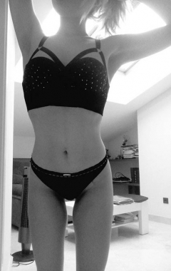 Hipster amateur blonde - kinky teen loves her selfies - N